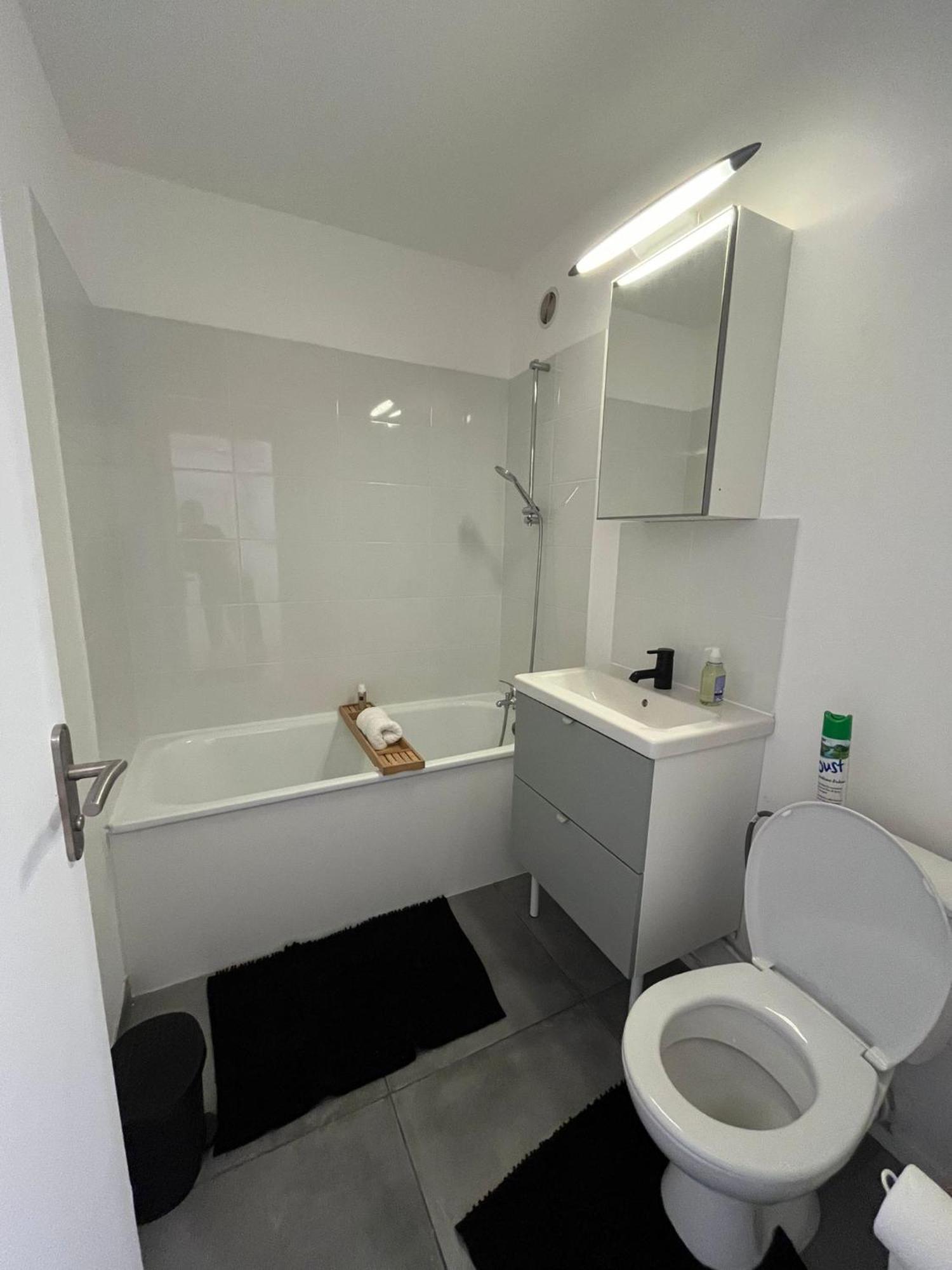 Apartament Le Montreuillois ! Parking Prive Et Metro A Proximite Zewnętrze zdjęcie